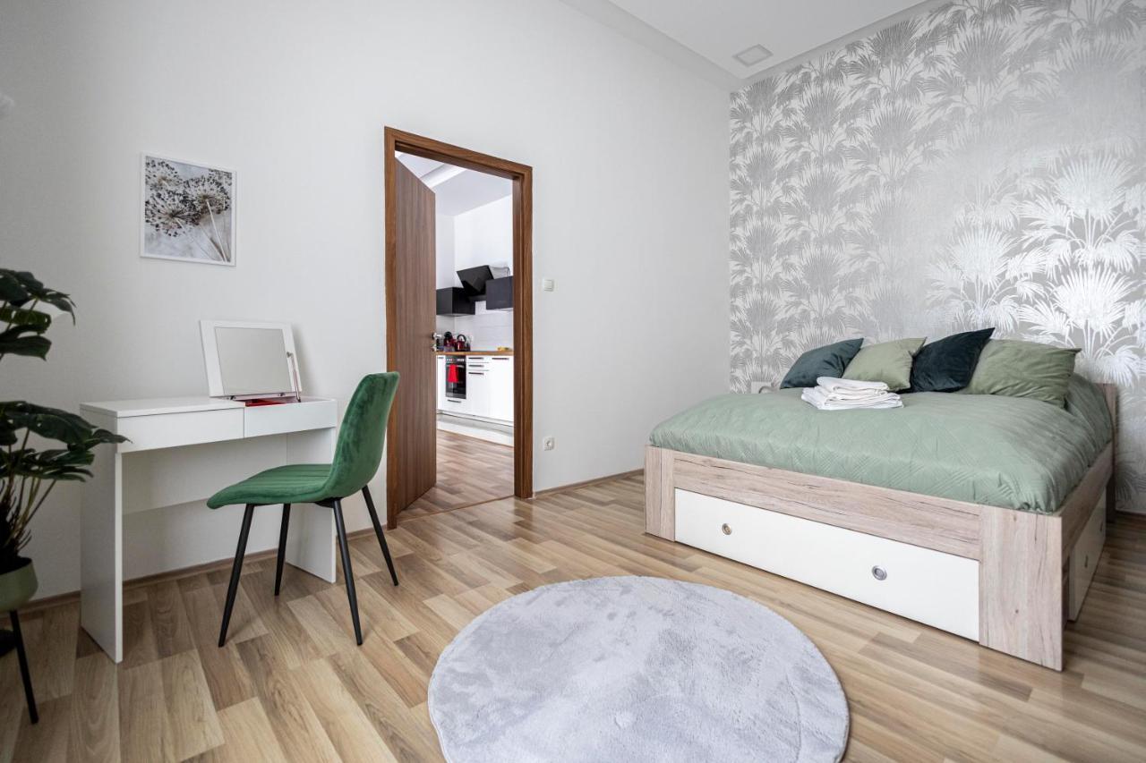 Chameleon Apartment Budapeste Exterior foto